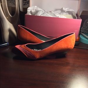 Vintage style kitten heels